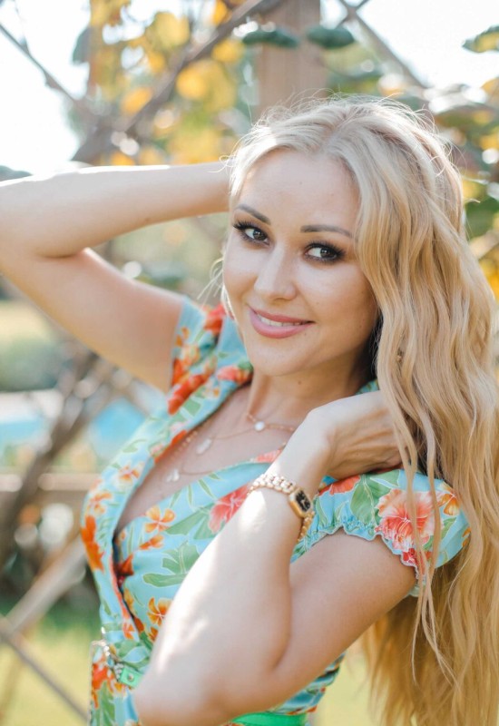 Olena • 39 • Німеччина