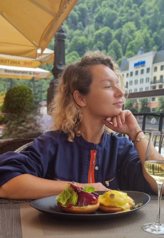 Marina • 41 • Russie