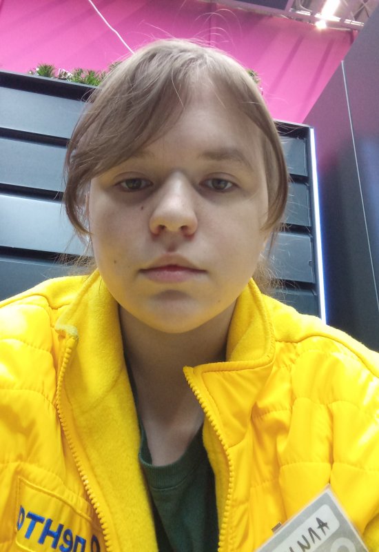 Alina • 19 • Russie