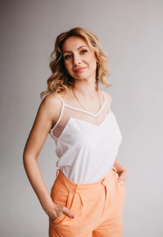 Natalia • 48 • Ukraine