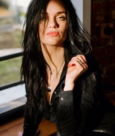 Iryna, 43