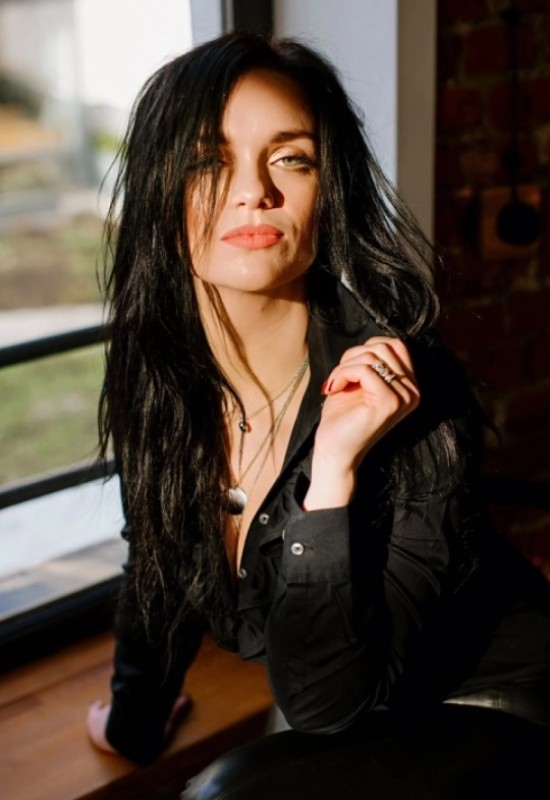 Iryna • 43 • Ukraine 🇺🇦