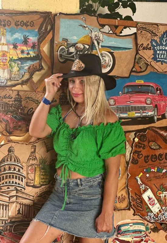 Elena • 53 • Russia