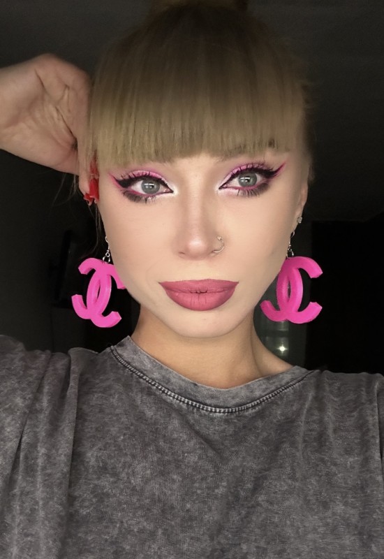 Alina • 27 • Russie