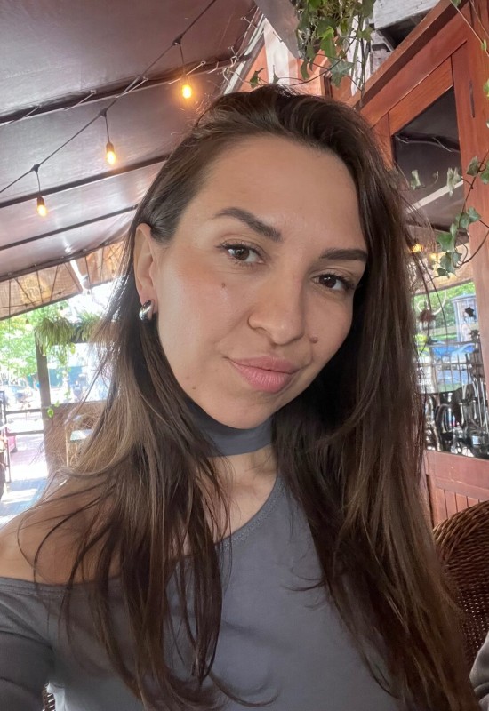 Anna • 42 • Ukraine