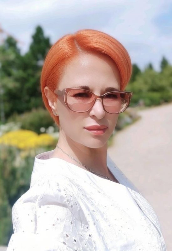 Angelika • 42 • Russia