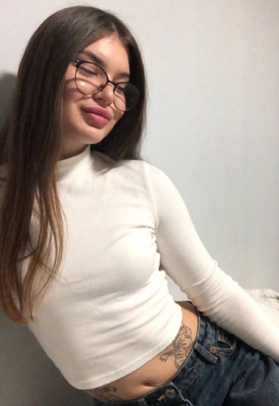 Bohdana • 21 • Ukraine