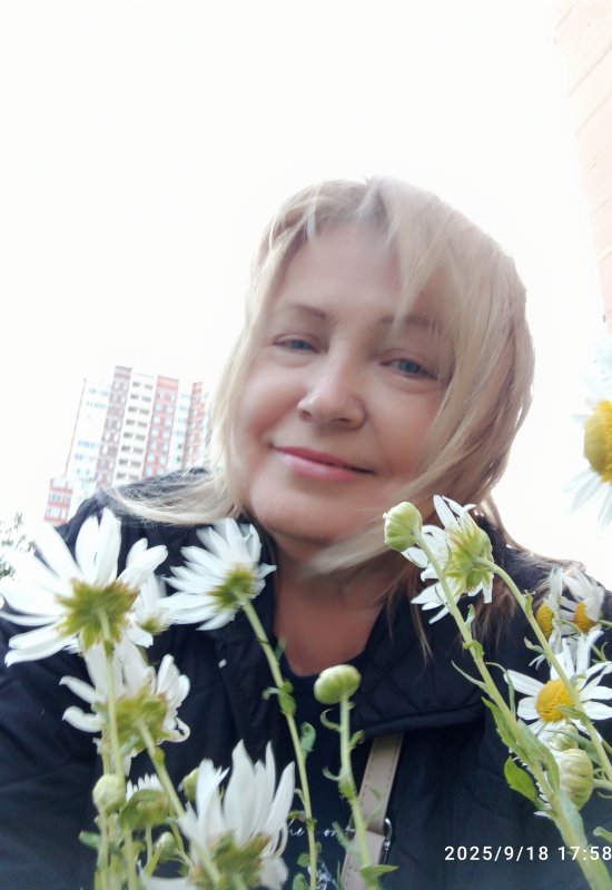 Lidia • 65 • Russie