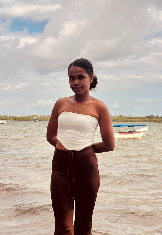 Erneline  • 22 • Madagascar