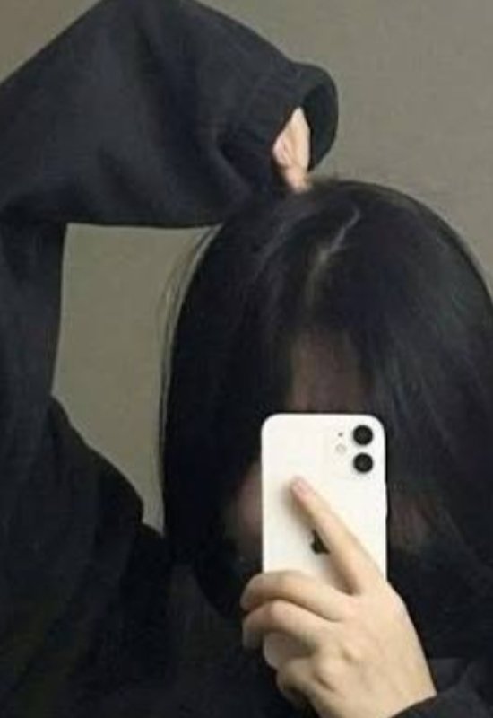 Erika • 24 • Russia