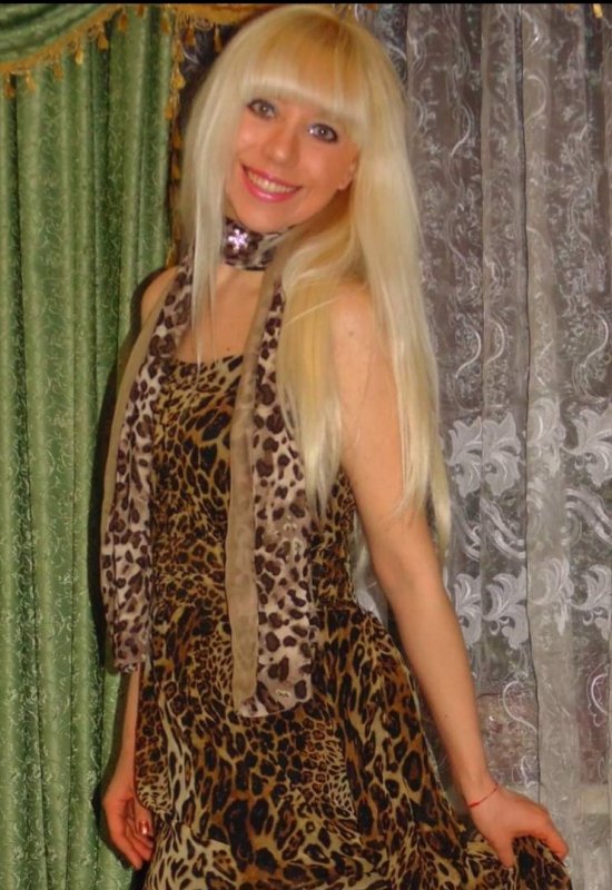 Elena • 38 • Russia