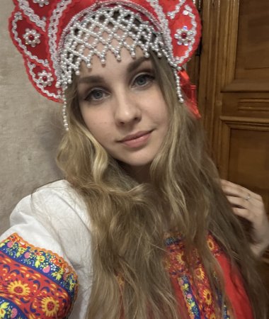 Anya, 28