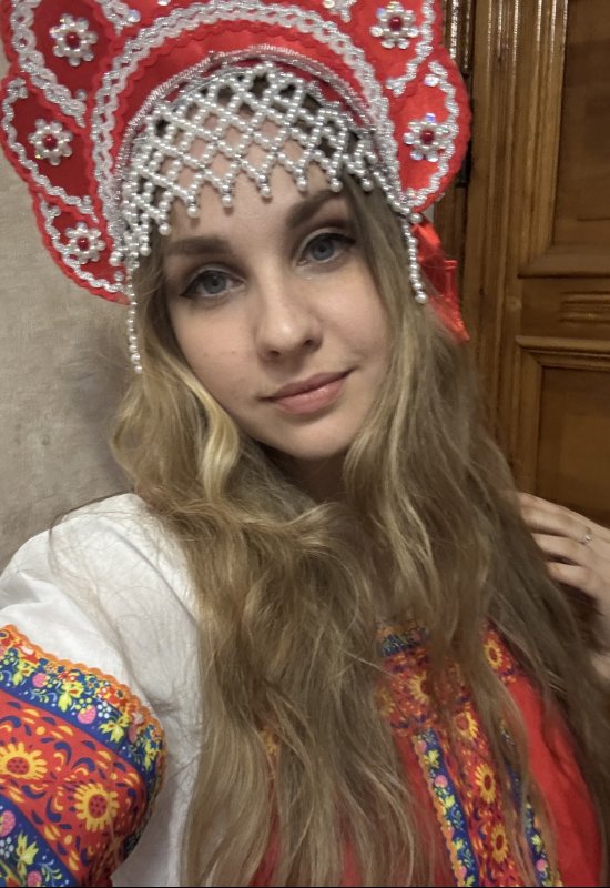 Anya • 28 • Russia