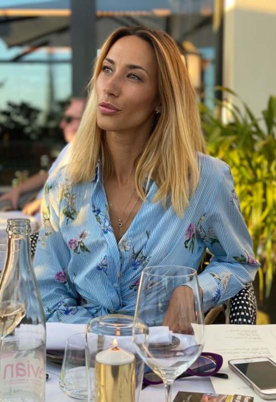 Natalia • 46 • France