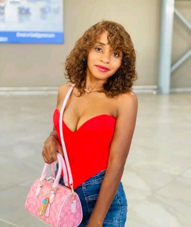 Taliah, 35