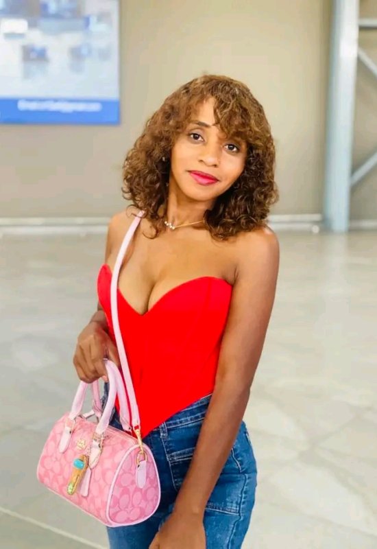 Taliah • 36 • Madagascar