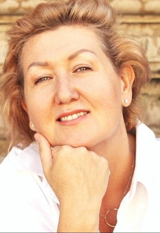Rina • 50 • France