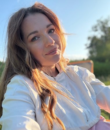Dariya, 39