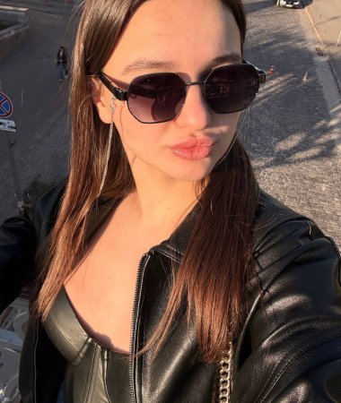 Diana , 25