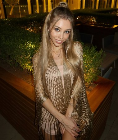 Юля, 25