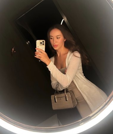 Emiliia, 24