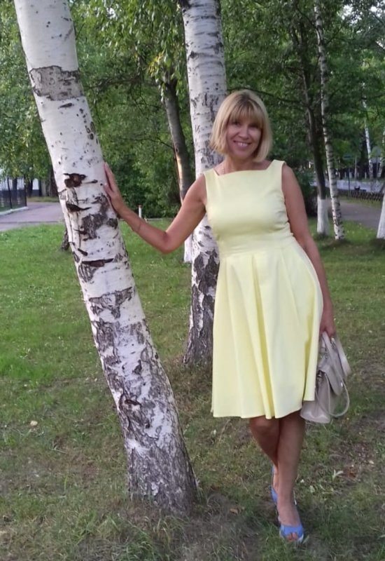 Elena • 55 • Russie