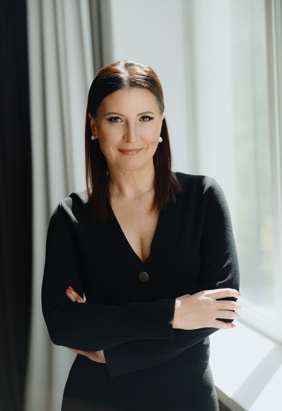 Olesya • 47 • Russia