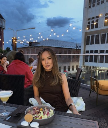 Valentina, 31