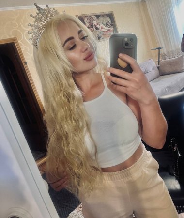 Viktoriia, 27