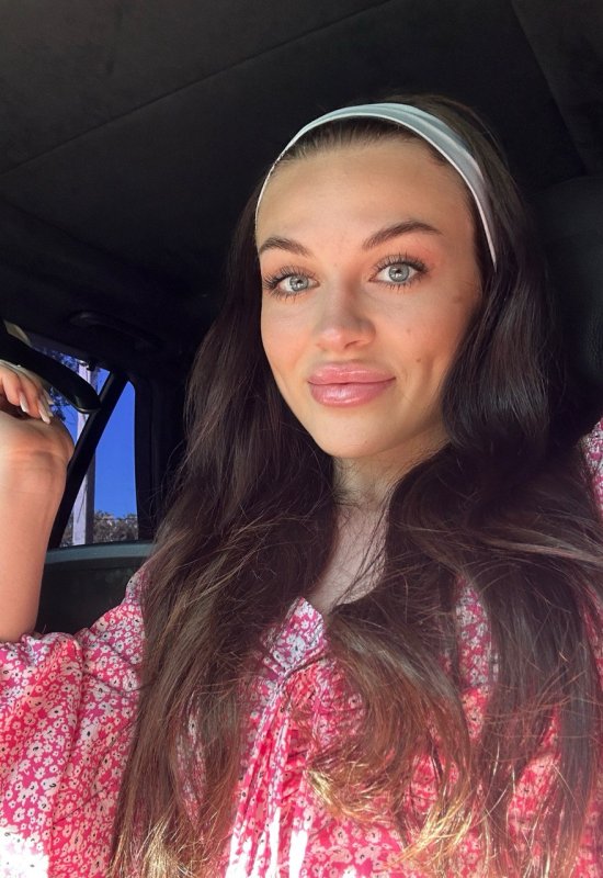 Daria • 23 • Ukraine
