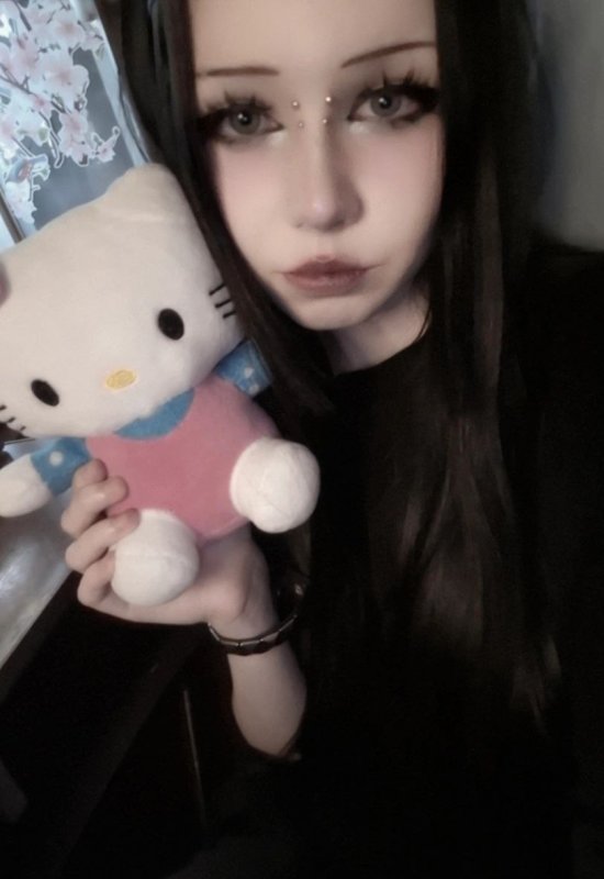 Maria • 18 • Poland