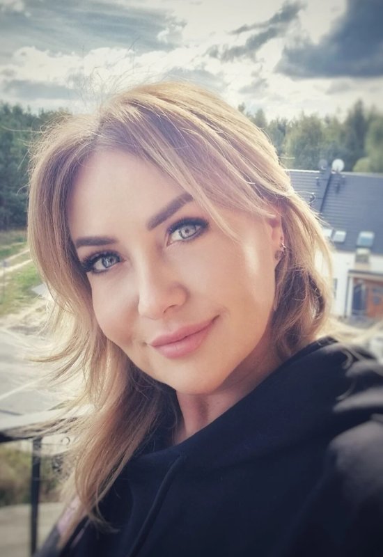 Nastena • 46 • Russia