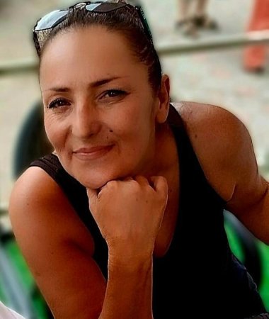Viktoria, 48