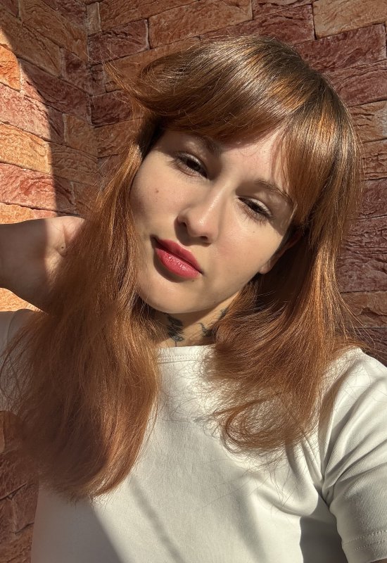 Victoria • 22 • Russia