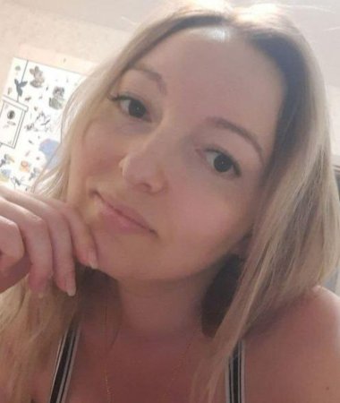 Anna, 38