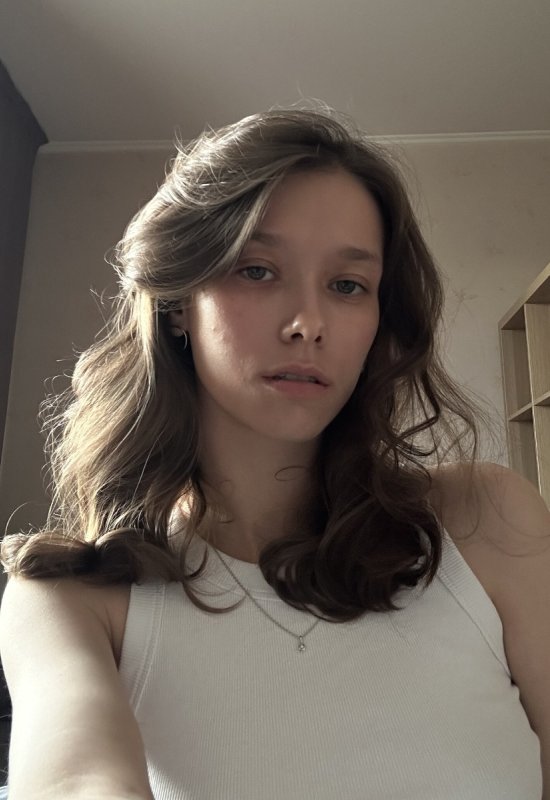 Ksenia • 22 • Russia