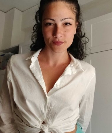 Amelia, 32