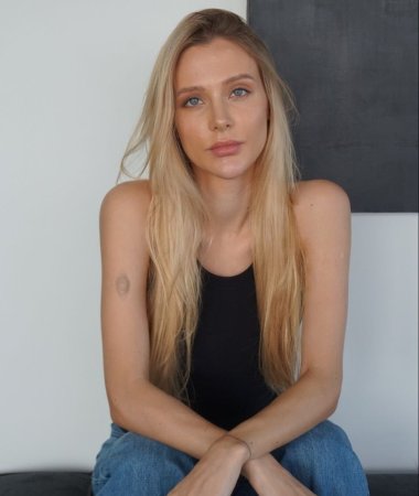 Anastasia, 29