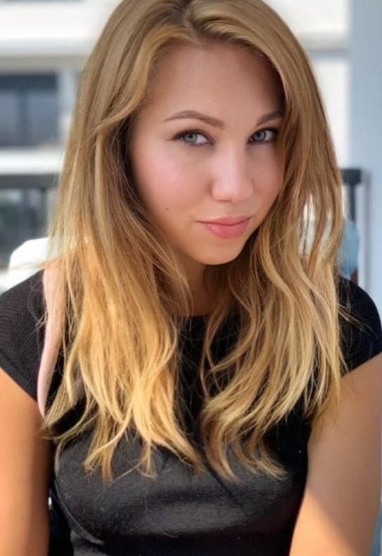 Kira • 40 • Ukraine