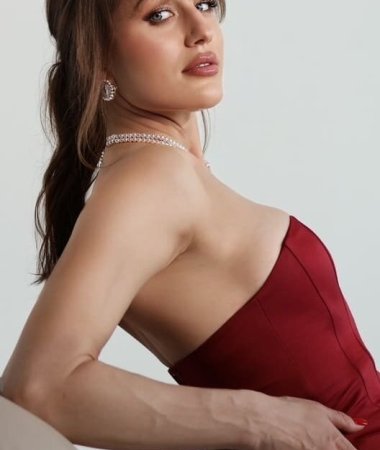 Nadezhda, 33