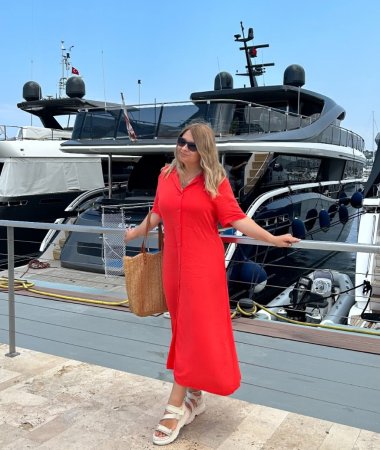 Ekaterina, 39