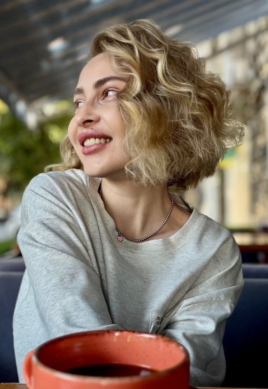 Daria • 36 • Ukraine
