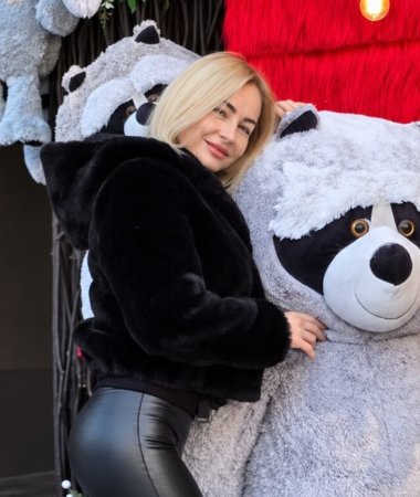 Irina, 43