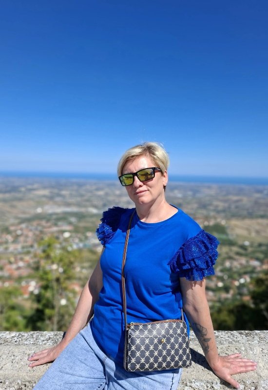 Svetlana • 51 • Russia