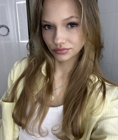 Milana, 18