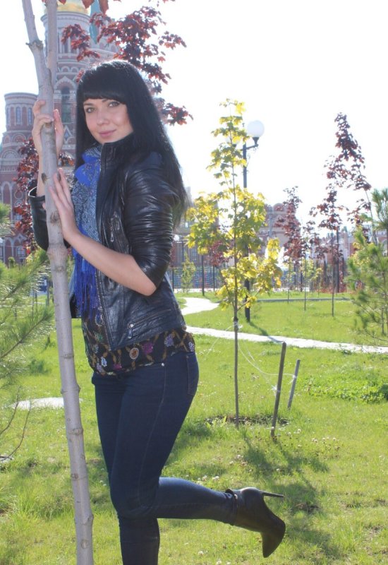 Anna • 30 • Russia
