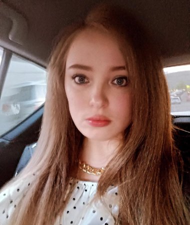 Eva, 34