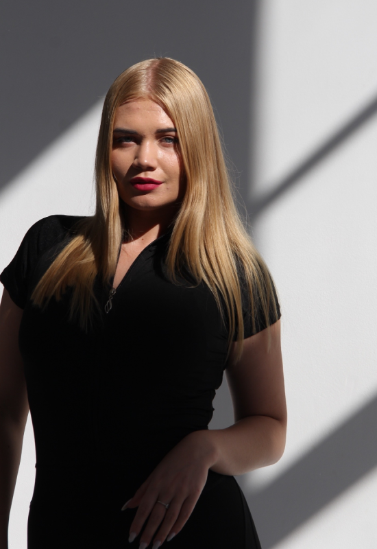 Eva • 24 • Russia