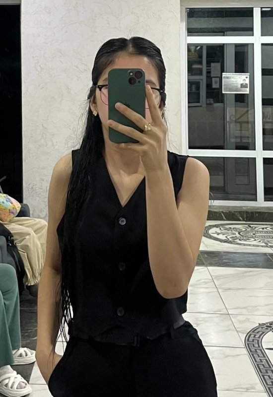 Asel • 20 • Kazakhstan