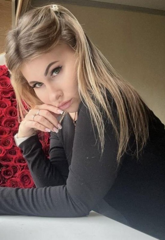 Olyesa • 35 • Estonie